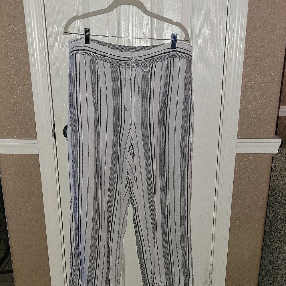 PER SE SZ L LINEN BLEND NEW WITHOUT TAGS NEVER WORN.